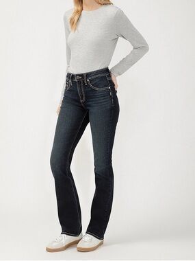 NWT Silver Jeans Women's Avery Slim Boot Jeans. Size 25 Short.